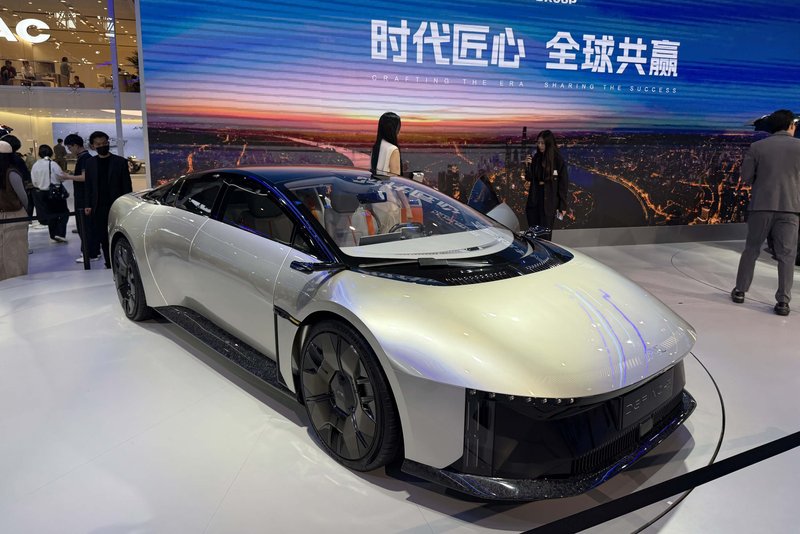 Foto: SP-X/Benjamin Bessinger JAC Define-S: Die Jetsons lassen grüßen Foto: SP-X/Benjamin Bessinger JAC Define-S: Die Jetsons lassen grüßen